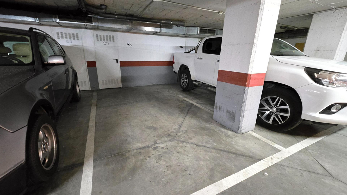 Te koop Middle Floor Apartment Costa Del Sol Estepona € 299.900,-