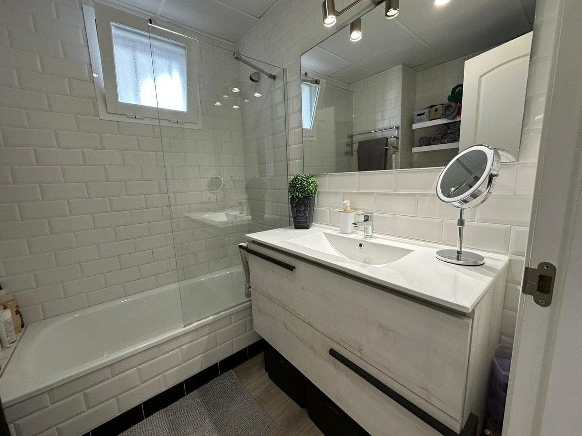 Te koop Middle Floor Apartment Costa Del Sol Manilva € 219.000,-