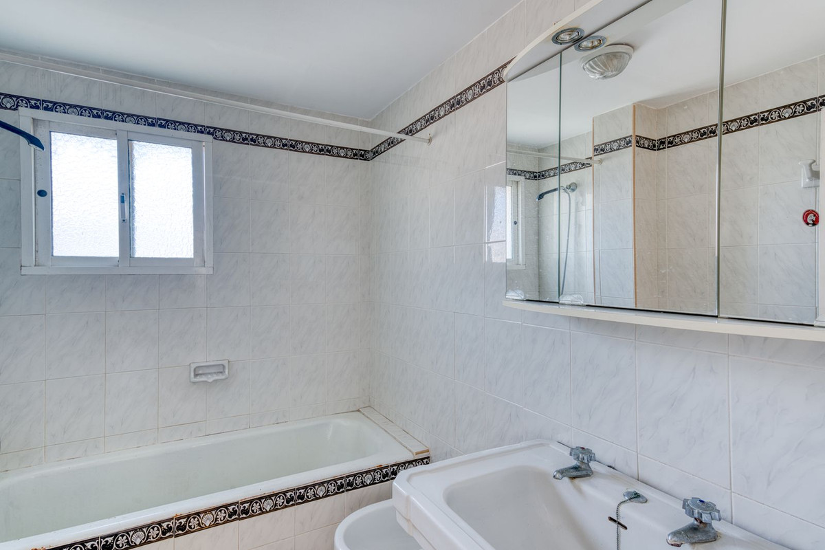 Te koop Middle Floor Apartment Costa Del Sol The Golden Mile € 375.000,-