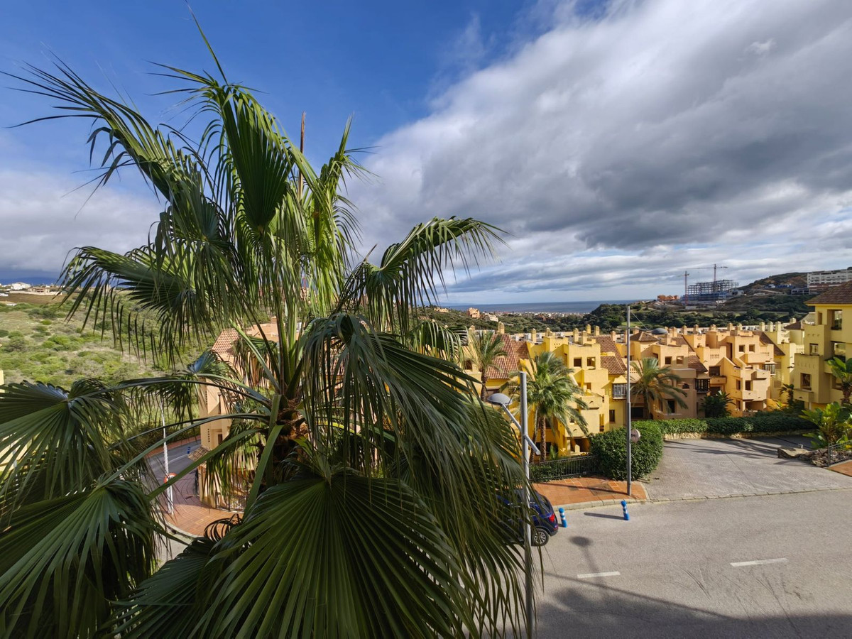 Te koop Middle Floor Apartment Costa Del Sol La Duquesa € 298.000,-