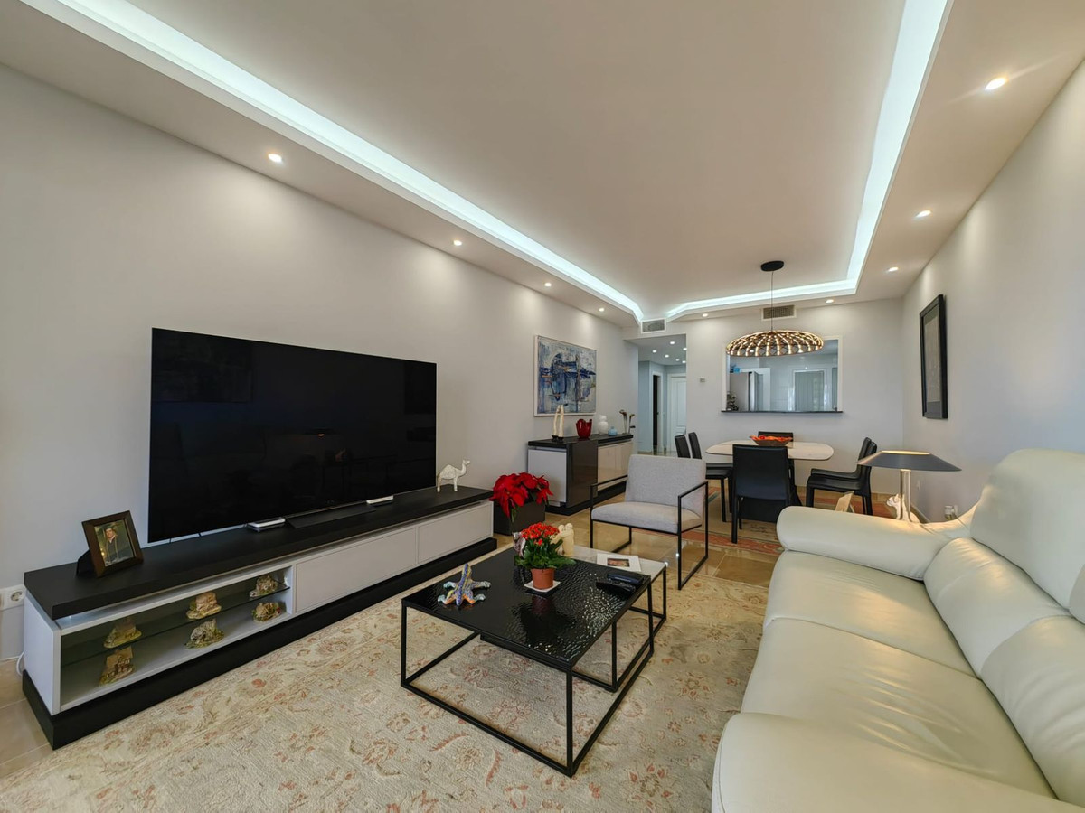 Te koop Middle Floor Apartment Costa Del Sol La Duquesa € 298.000,-