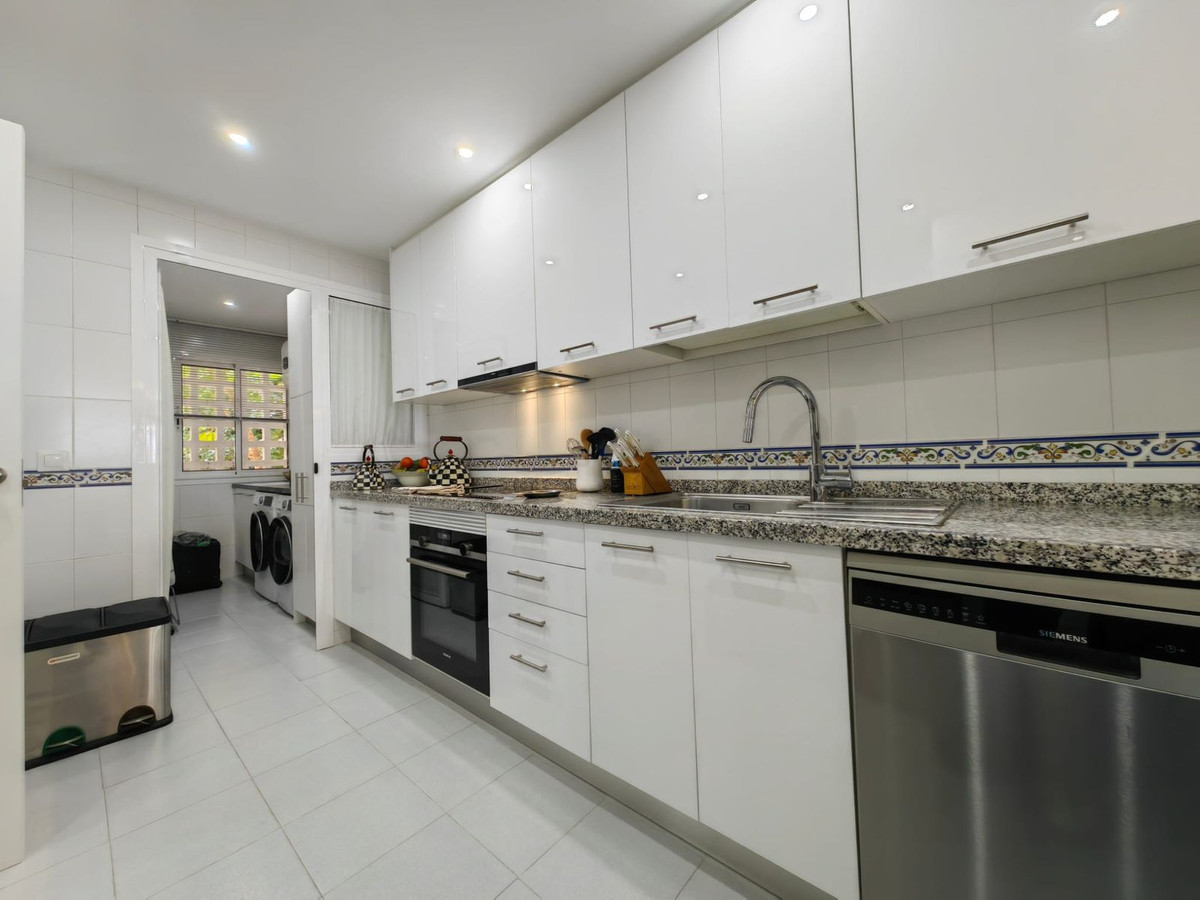 Te koop Middle Floor Apartment Costa Del Sol La Duquesa € 298.000,-