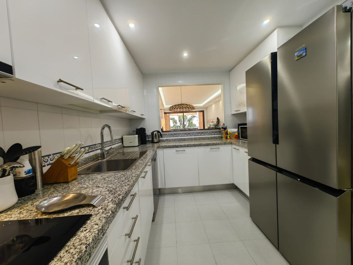 Te koop Middle Floor Apartment Costa Del Sol La Duquesa € 298.000,-