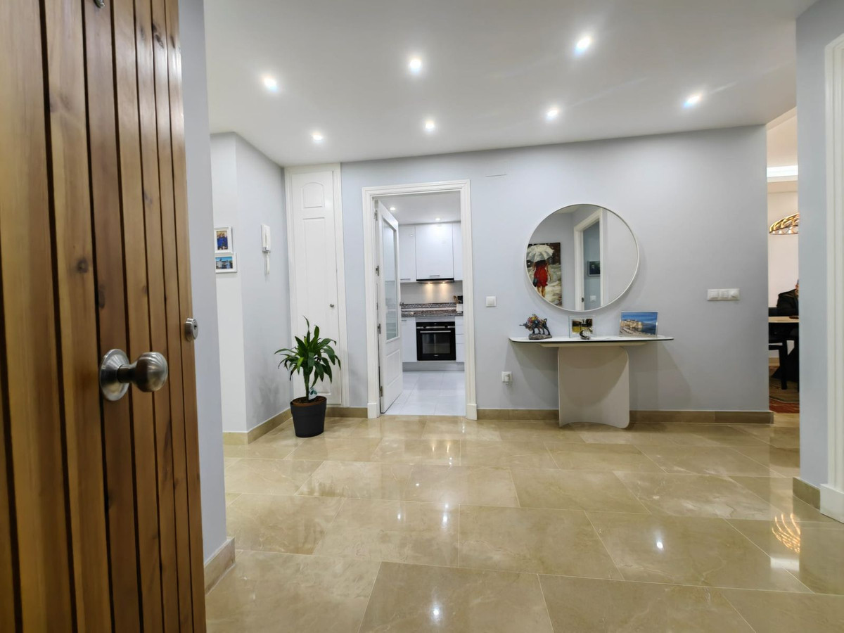 Te koop Middle Floor Apartment Costa Del Sol La Duquesa € 298.000,-