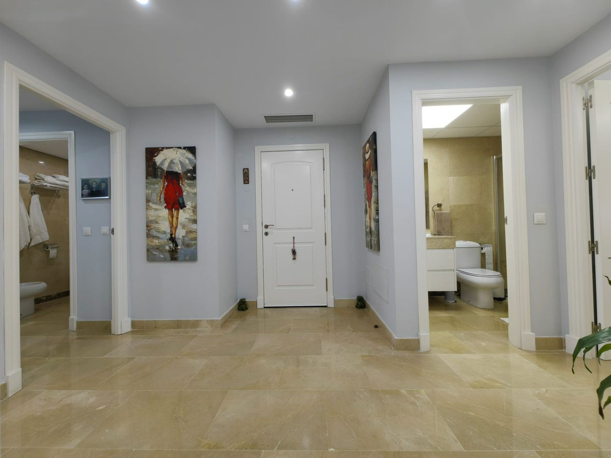 Te koop Middle Floor Apartment Costa Del Sol La Duquesa € 298.000,-