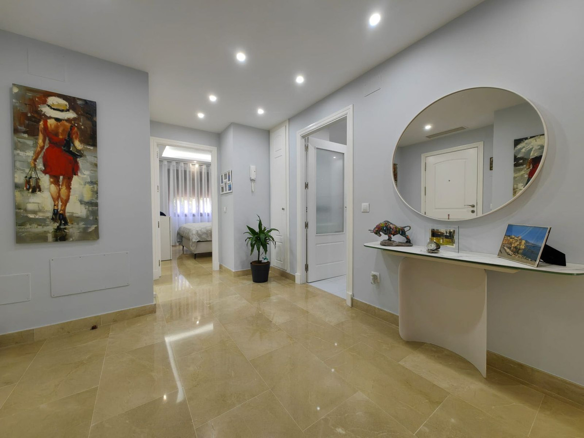 Te koop Middle Floor Apartment Costa Del Sol La Duquesa € 298.000,-