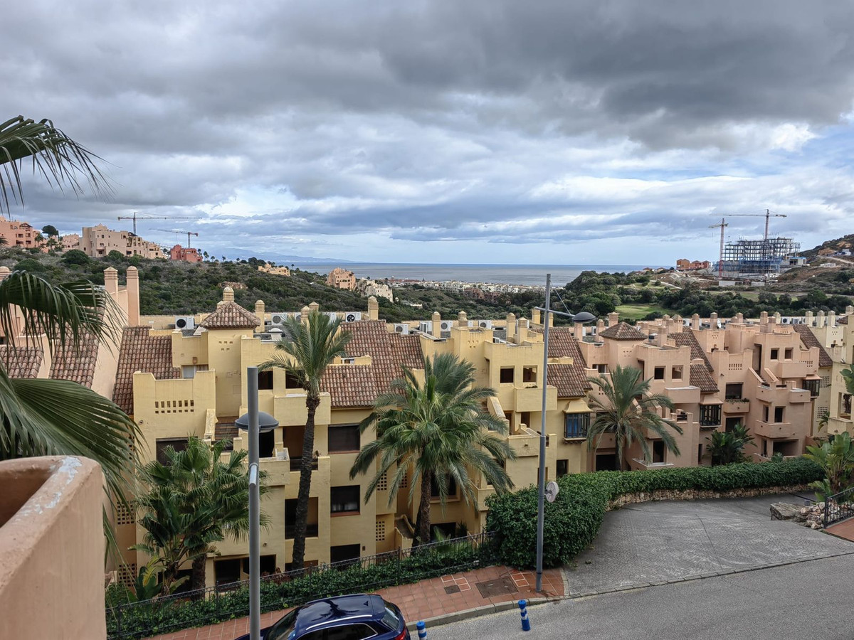 Te koop Middle Floor Apartment Costa Del Sol La Duquesa € 298.000,-