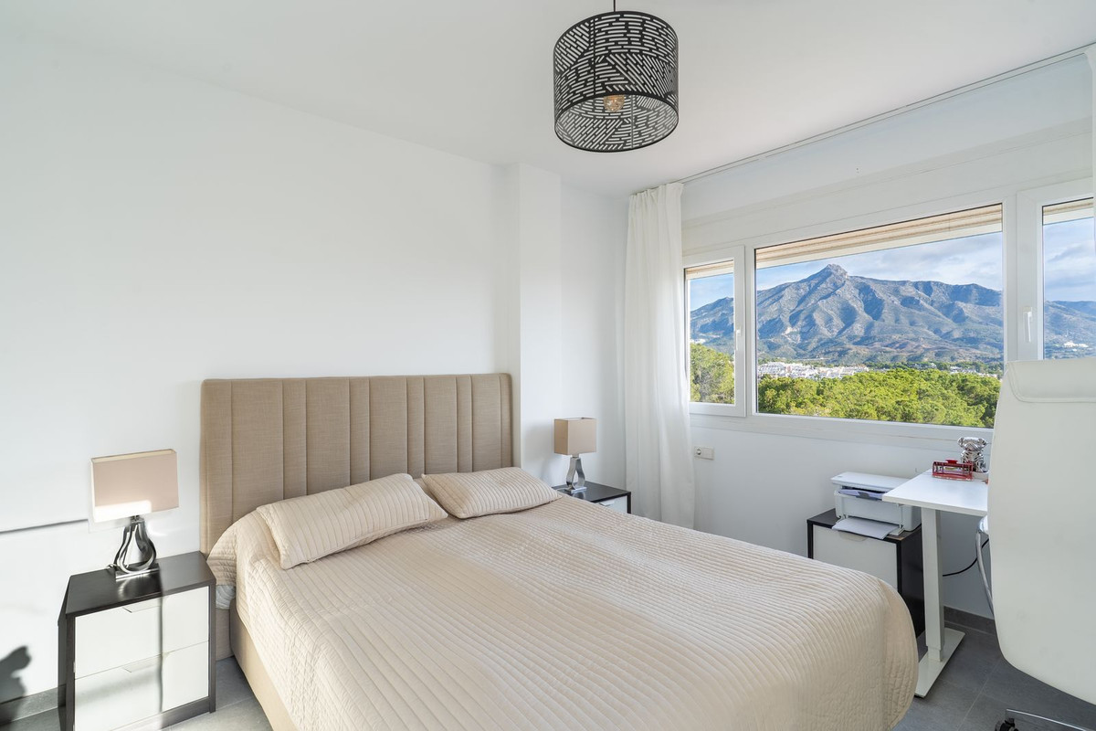 Te koop Middle Floor Apartment Costa Del Sol Nueva Andalucía € 749.000,-