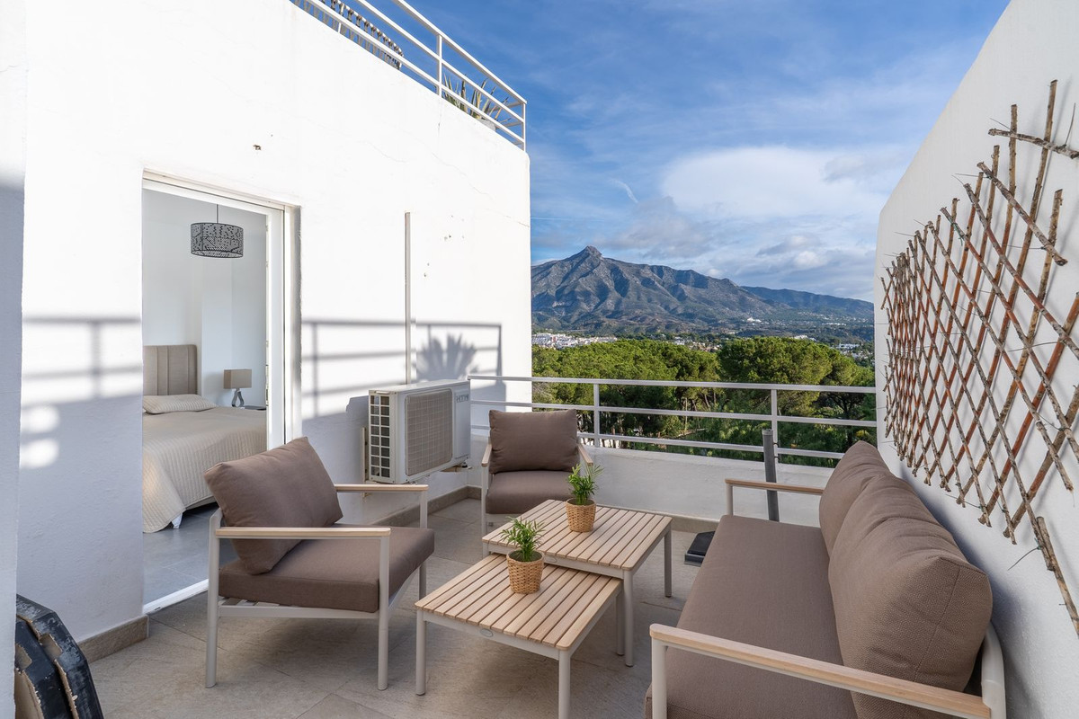 Te koop Middle Floor Apartment Costa Del Sol Nueva Andalucía € 749.000,-