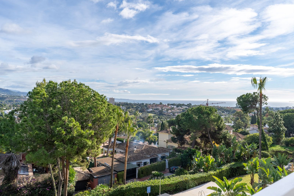 Te koop Middle Floor Apartment Costa Del Sol Nueva Andalucía € 749.000,-