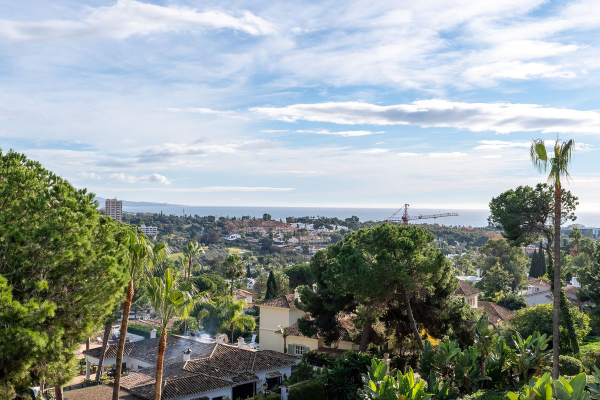 Te koop Middle Floor Apartment Costa Del Sol Nueva Andalucía € 749.000,-