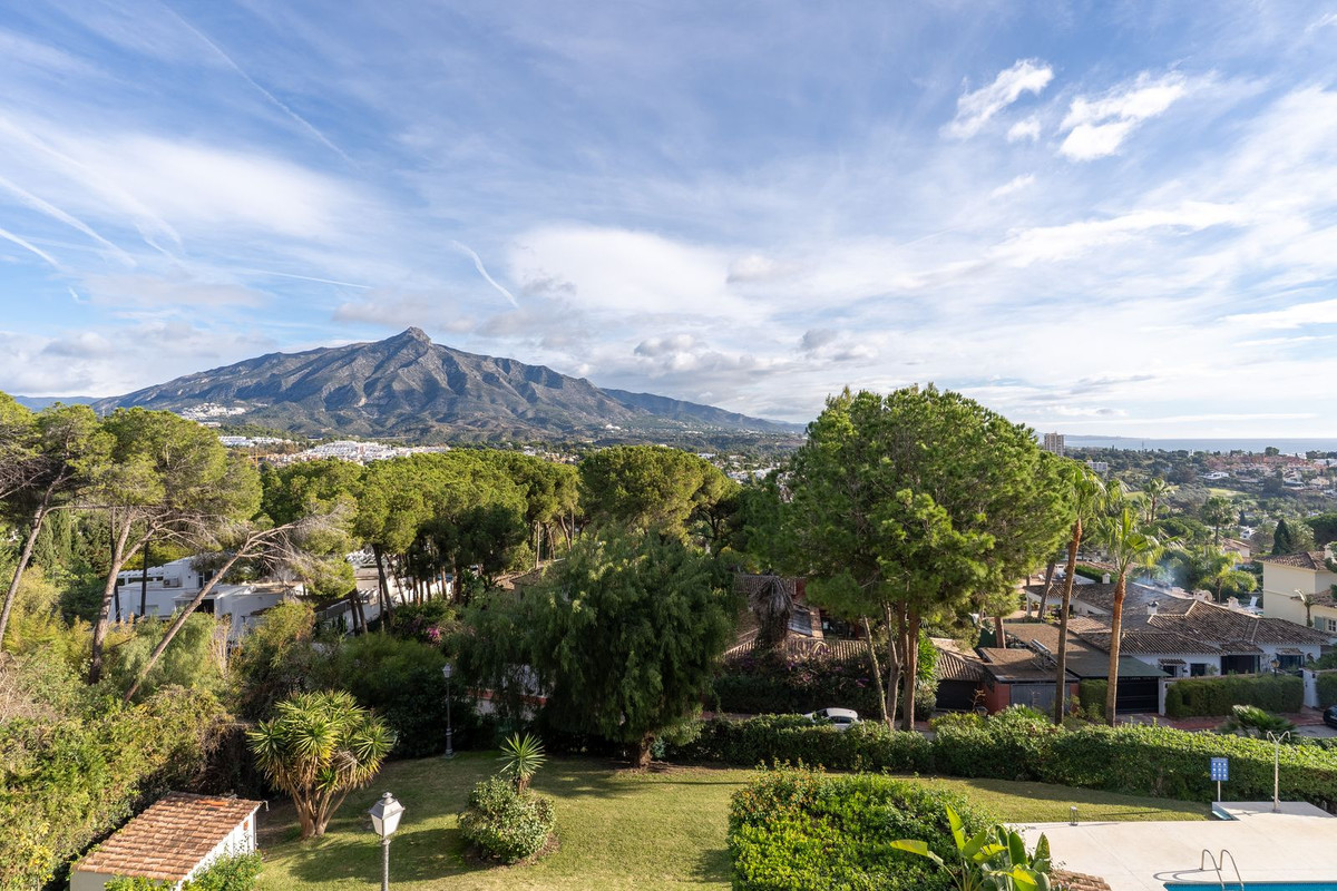 Te koop Middle Floor Apartment Costa Del Sol Nueva Andalucía € 749.000,-