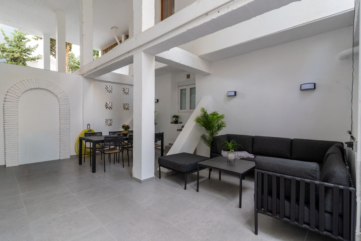 Te koop Middle Floor Apartment Costa Del Sol Nueva Andalucía € 749.000,-