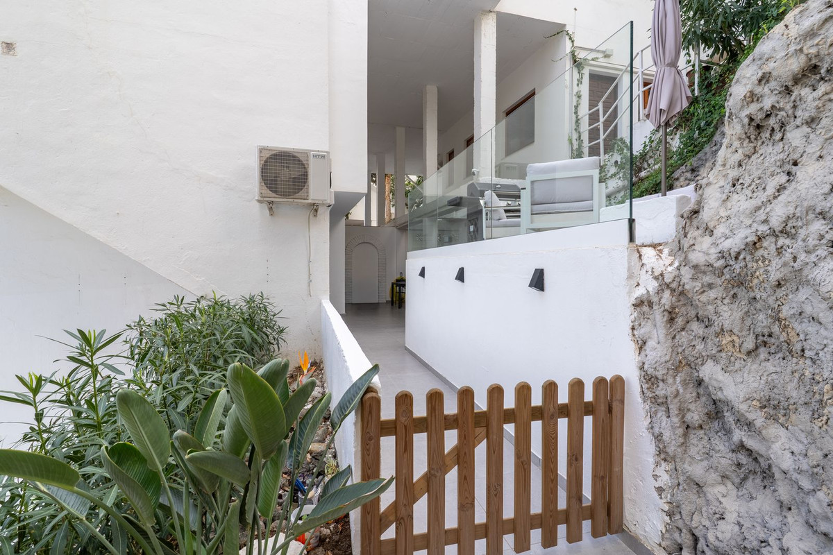 Te koop Middle Floor Apartment Costa Del Sol Nueva Andalucía € 749.000,-