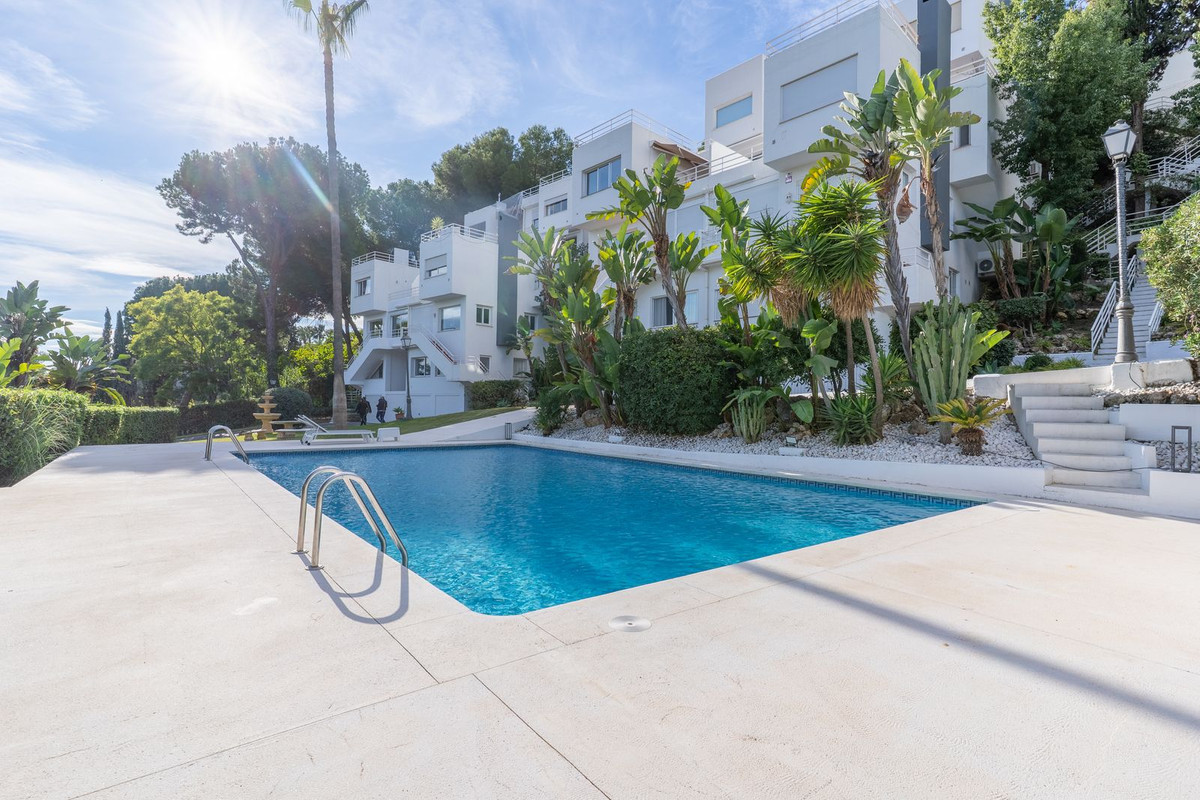 Te koop Middle Floor Apartment Costa Del Sol Nueva Andalucía € 749.000,-