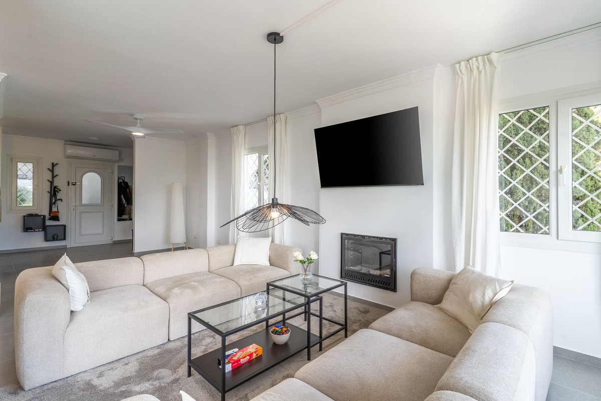 Te koop Middle Floor Apartment Costa Del Sol Nueva Andalucía € 749.000,-