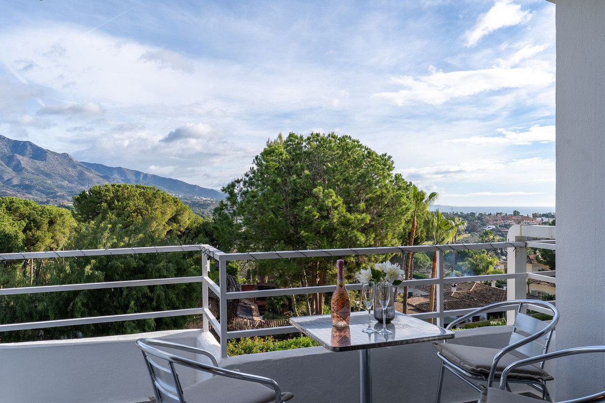 Te koop Middle Floor Apartment Costa Del Sol Nueva Andalucía € 749.000,-