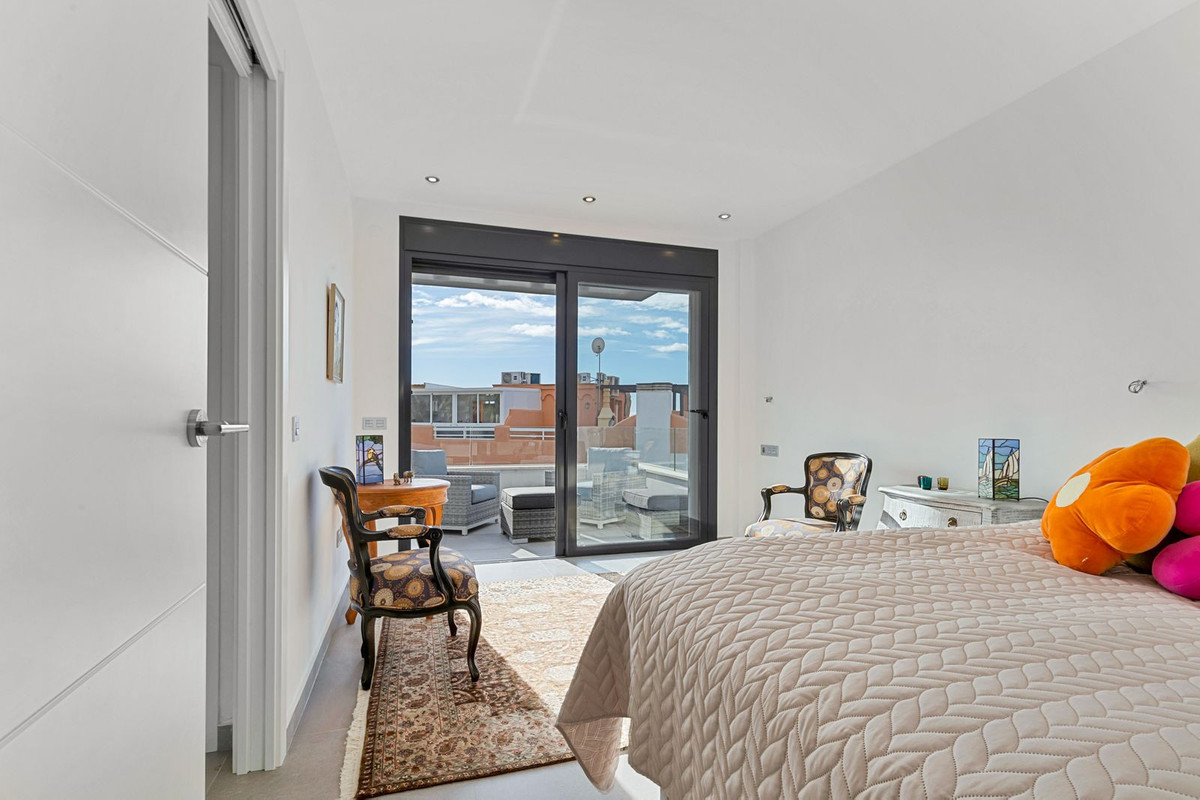 Te koop Herenhuis Costa Del Sol Torreblanca € 765.000,-