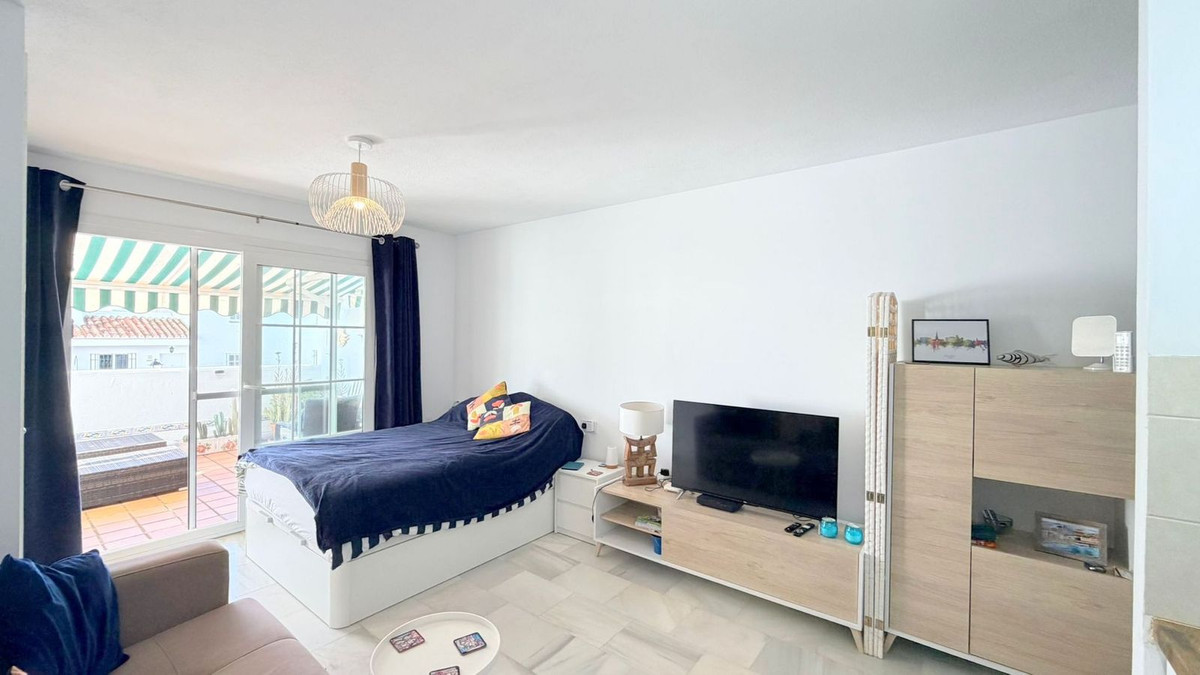 Te koop Top Floor Studio Costa Del Sol La Duquesa € 199.000,-