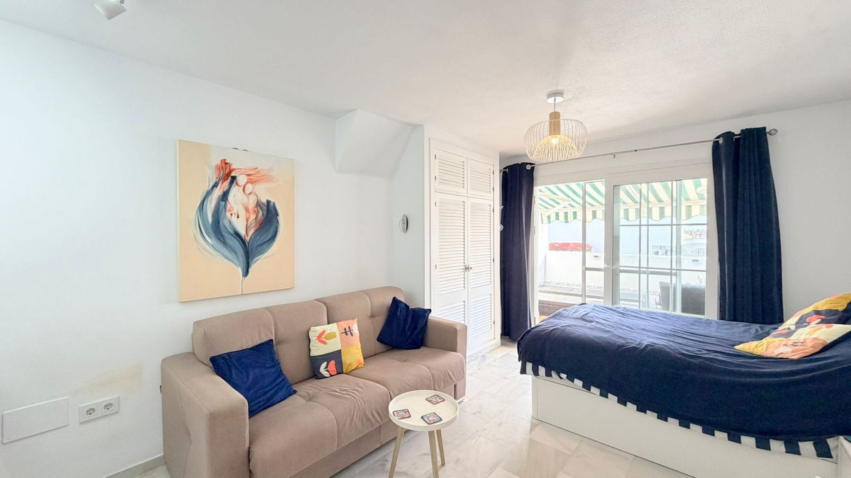 Te koop Top Floor Studio Costa Del Sol La Duquesa € 199.000,-
