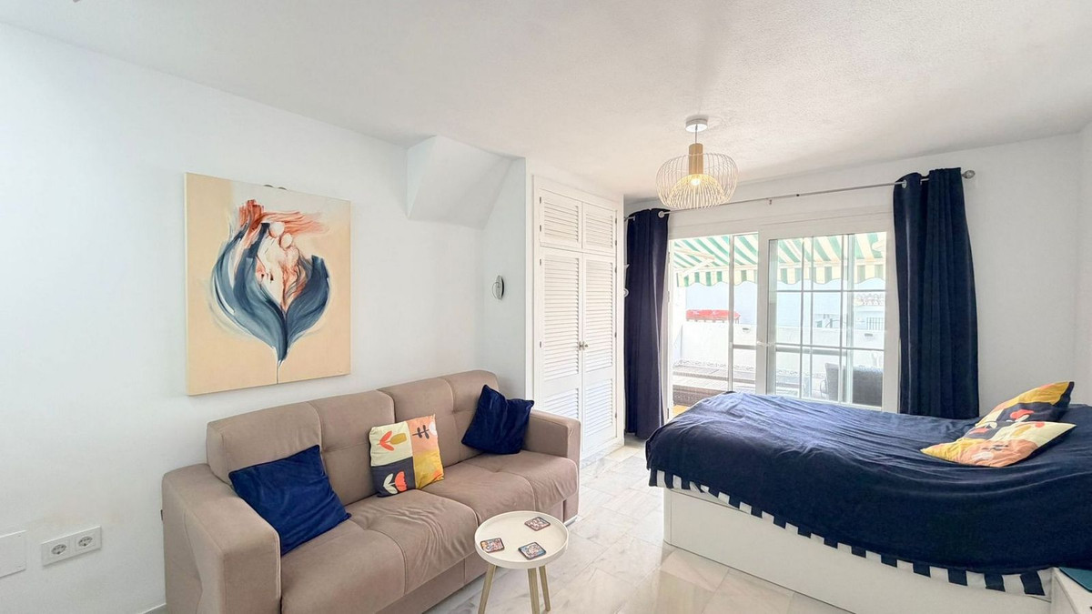 Te koop Top Floor Studio Costa Del Sol La Duquesa € 199.000,-