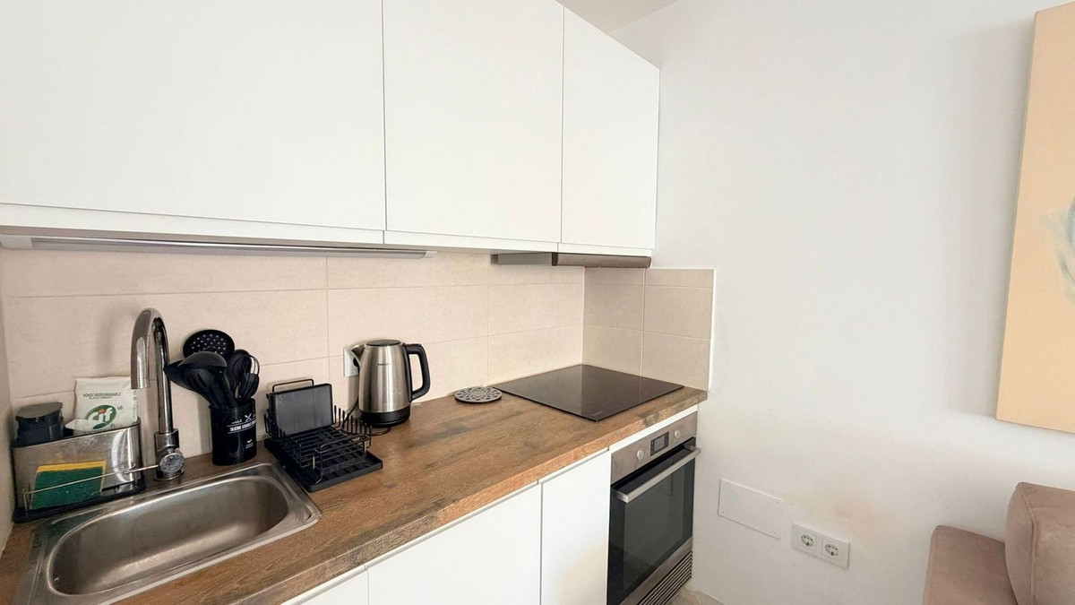 Te koop Top Floor Studio Costa Del Sol La Duquesa € 199.000,-