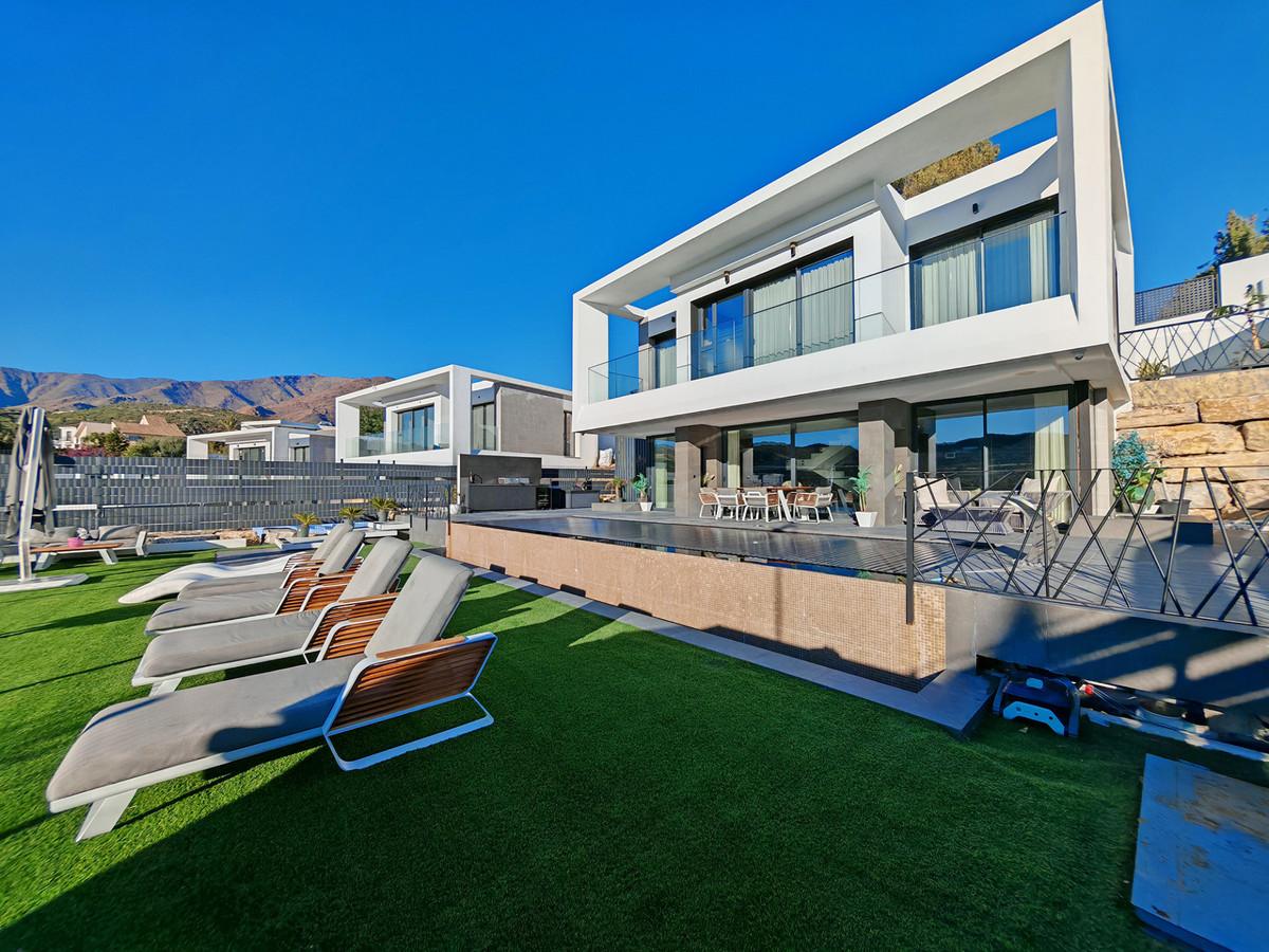 Te koop Vrijstaande Villa Costa Del Sol Valle Romano € 1.690.000,-