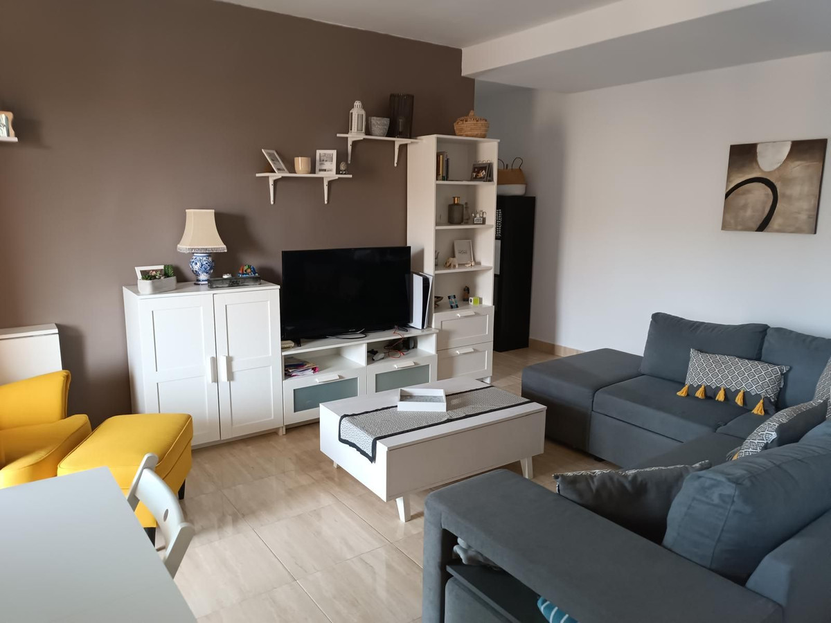 Te koop Middle Floor Apartment Costa Del Sol San Luis De Sabinillas € 230.000,-