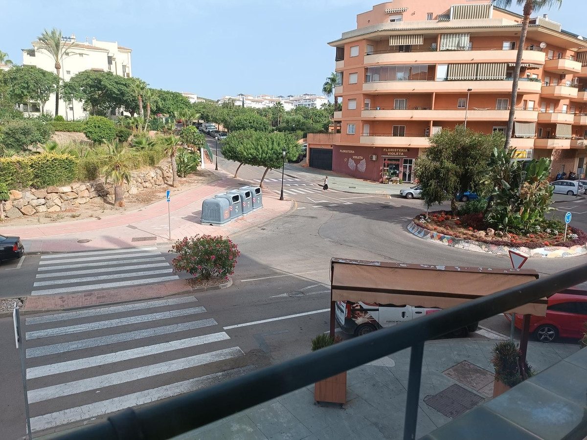 Te koop Middle Floor Apartment Costa Del Sol San Luis De Sabinillas € 230.000,-