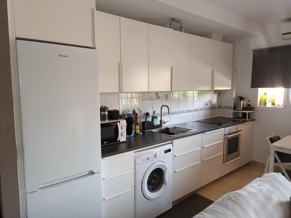 Te koop Middle Floor Apartment Costa Del Sol San Luis De Sabinillas € 230.000,-