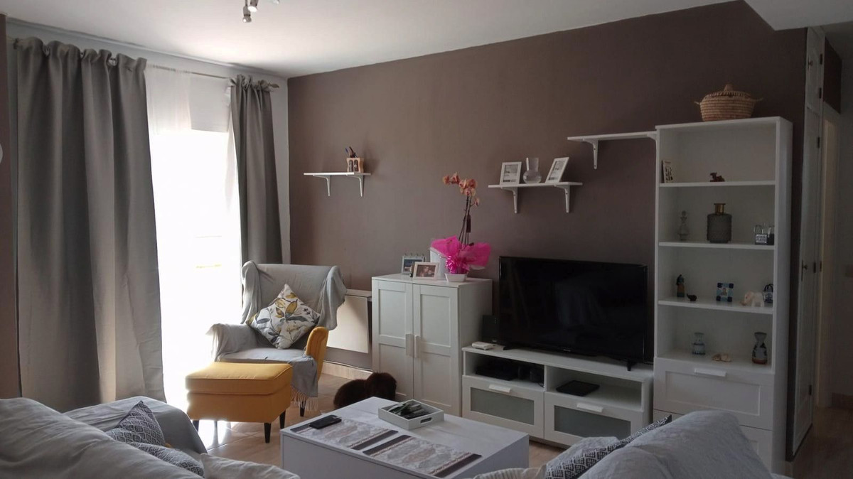 Te koop Middle Floor Apartment Costa Del Sol San Luis De Sabinillas € 230.000,-