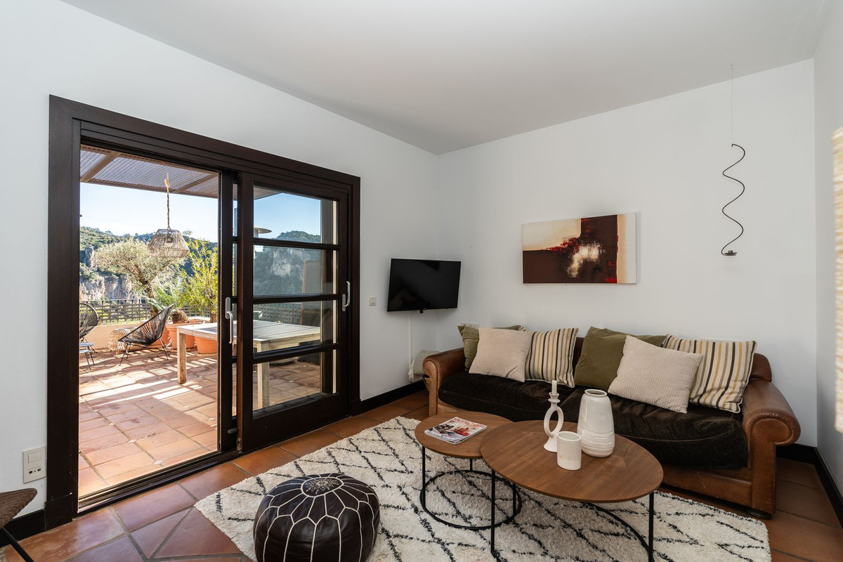 Te koop Herenhuis Costa Del Sol Benahavís € 695.000,-