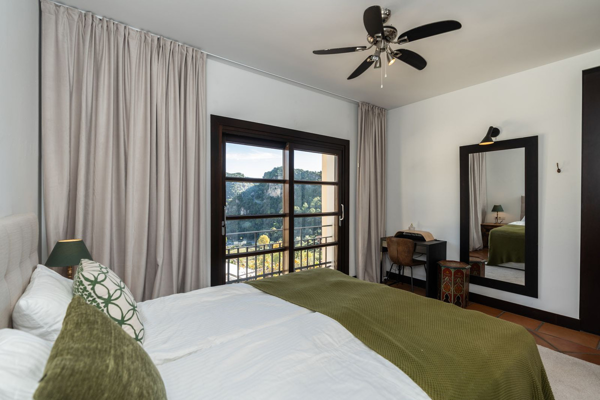 Te koop Herenhuis Costa Del Sol Benahavís € 695.000,-