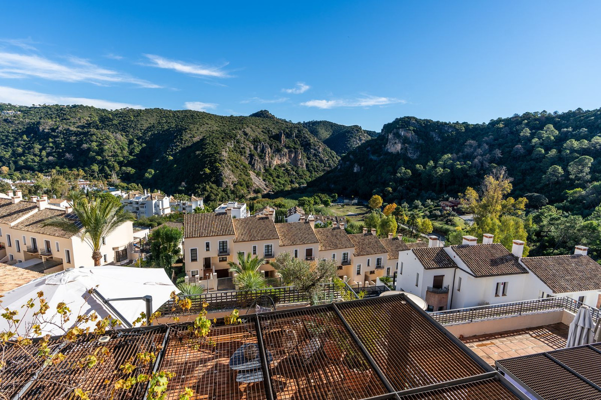 Te koop Herenhuis Costa Del Sol Benahavís € 695.000,-