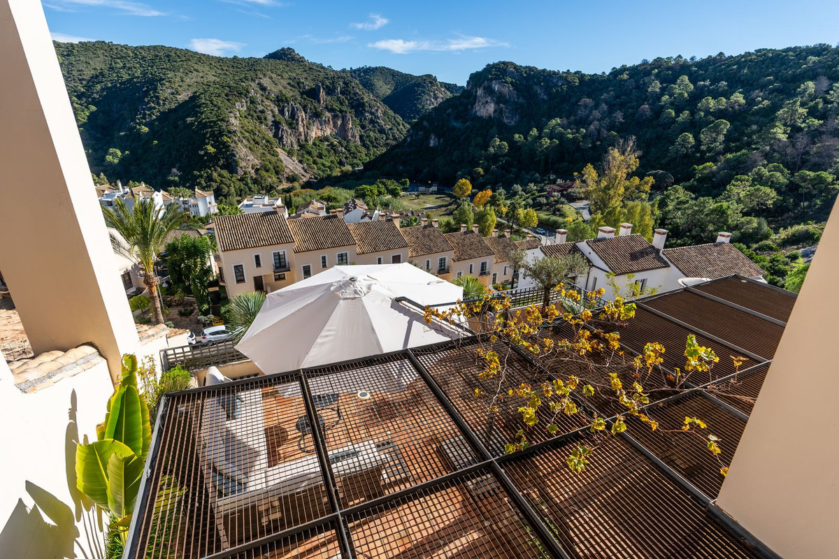 Te koop Herenhuis Costa Del Sol Benahavís € 695.000,-