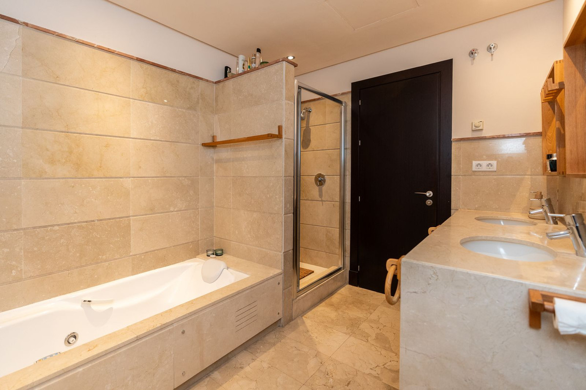 Te koop Herenhuis Costa Del Sol Benahavís € 695.000,-