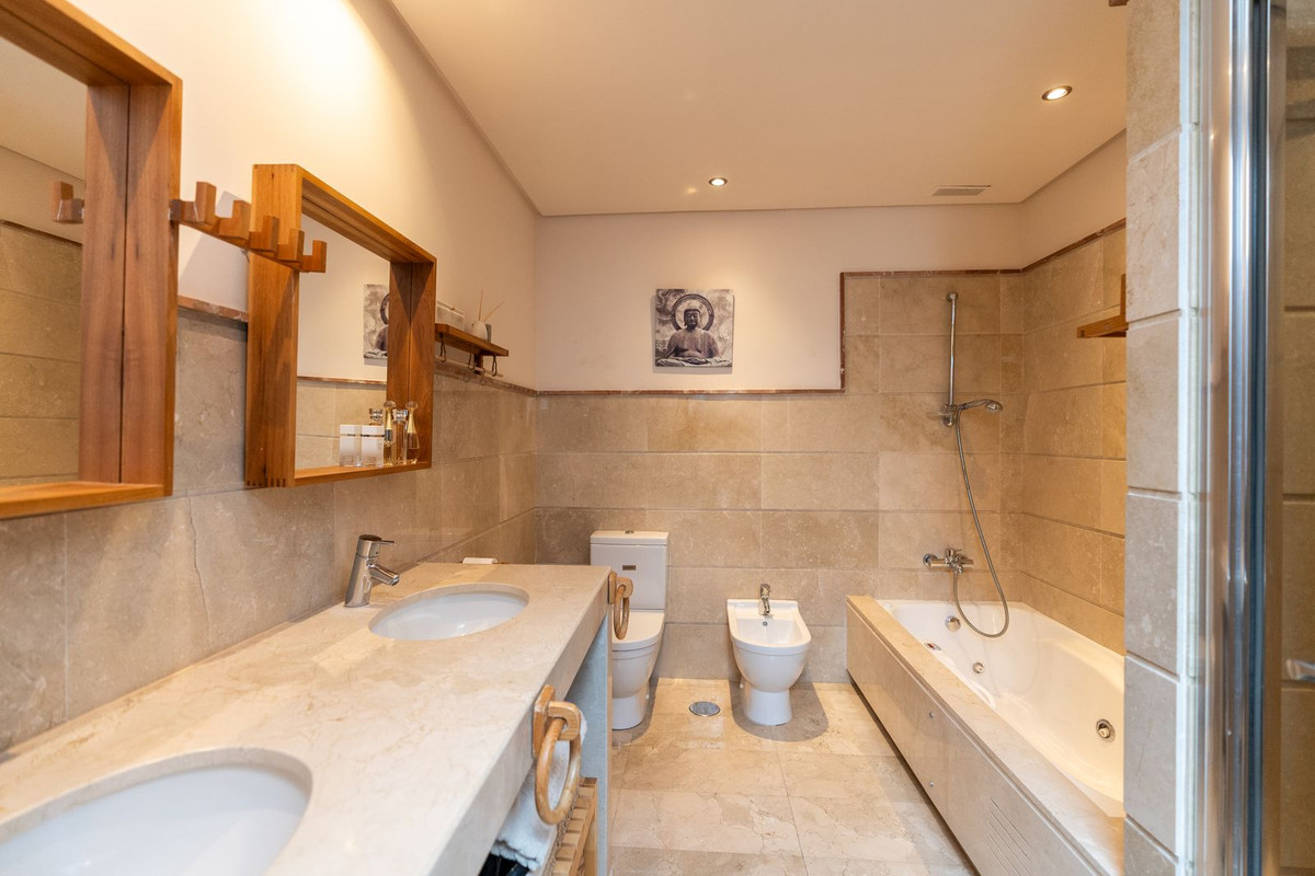 Te koop Herenhuis Costa Del Sol Benahavís € 695.000,-