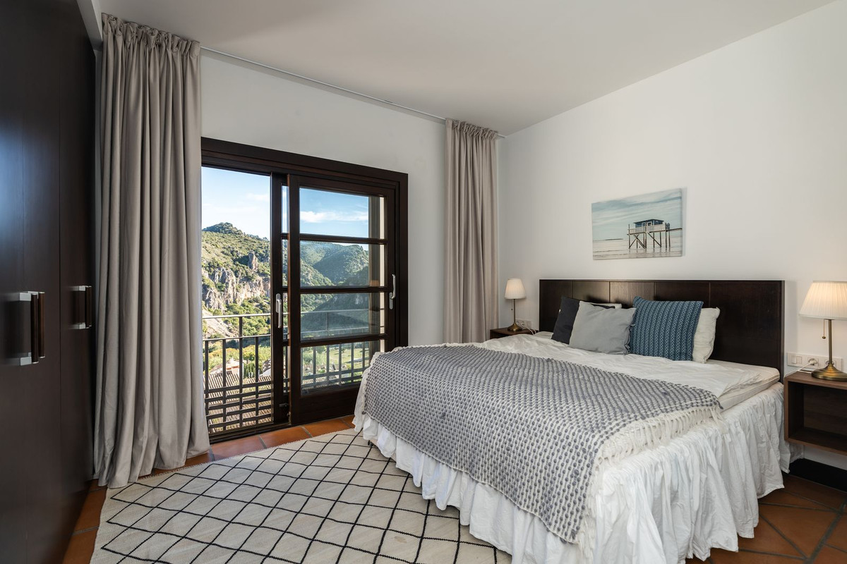 Te koop Herenhuis Costa Del Sol Benahavís € 695.000,-