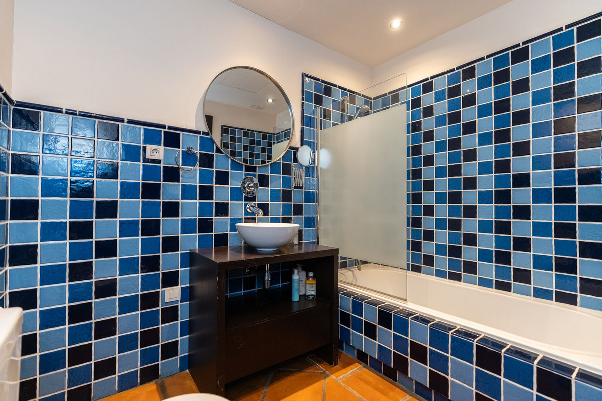 Te koop Herenhuis Costa Del Sol Benahavís € 695.000,-