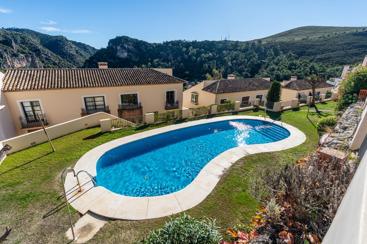 Te koop Herenhuis Costa Del Sol Benahavís € 695.000,-