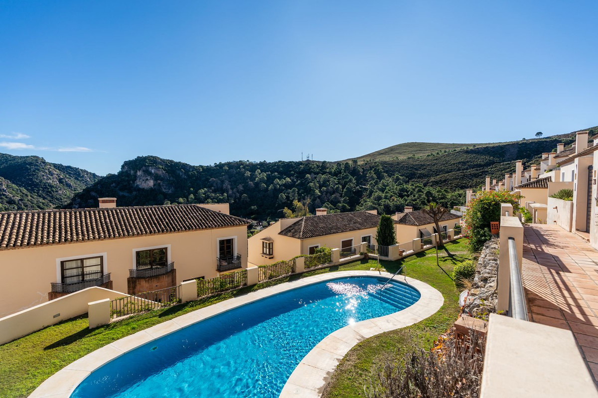 Te koop Herenhuis Costa Del Sol Benahavís € 695.000,-