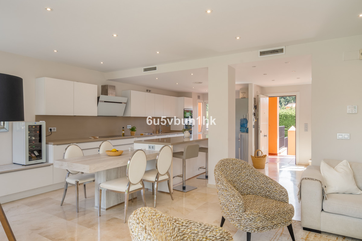 Te koop Herenhuis Costa Del Sol Sierrezuela € 781.000,-