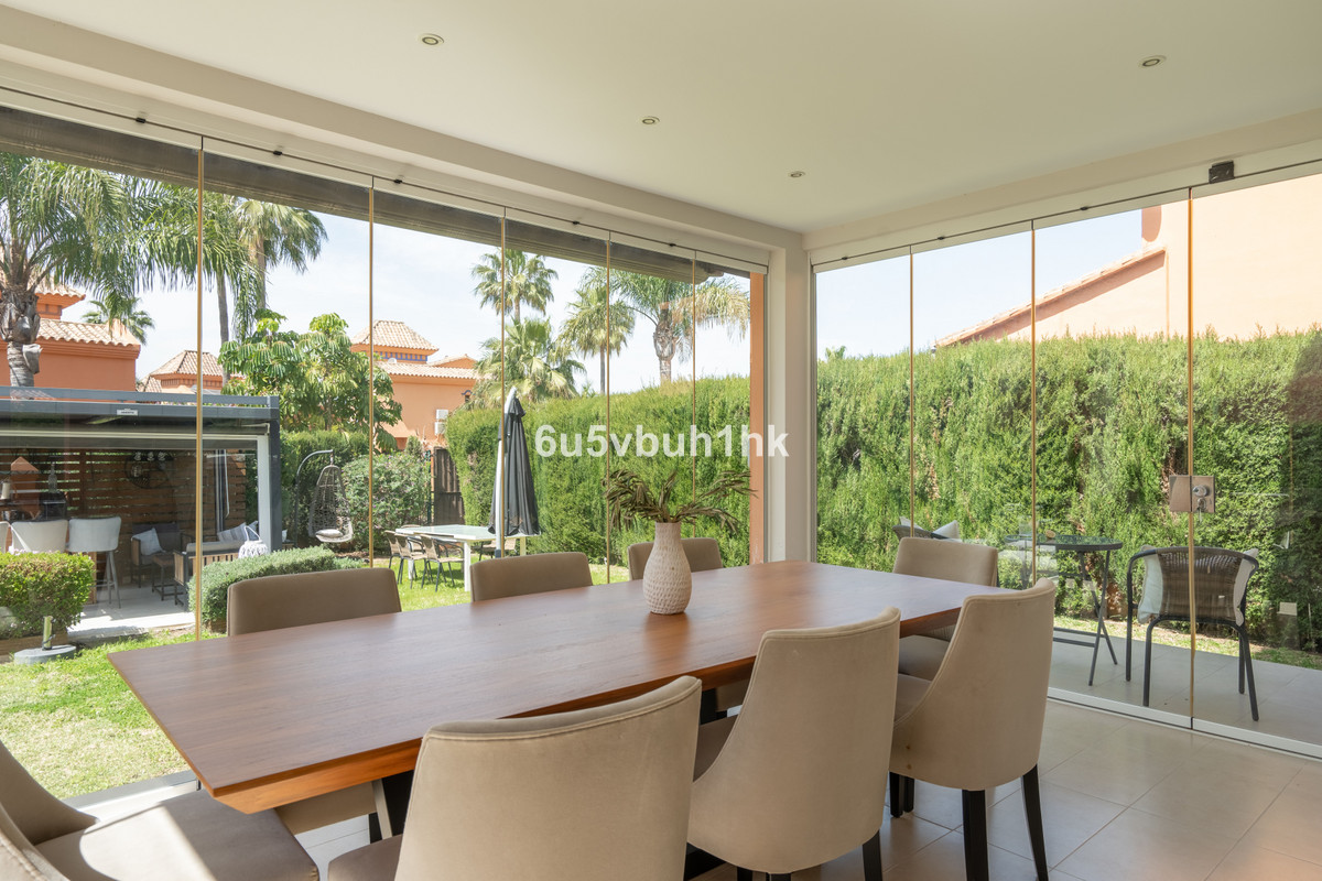 Te koop Herenhuis Costa Del Sol Sierrezuela € 781.000,-