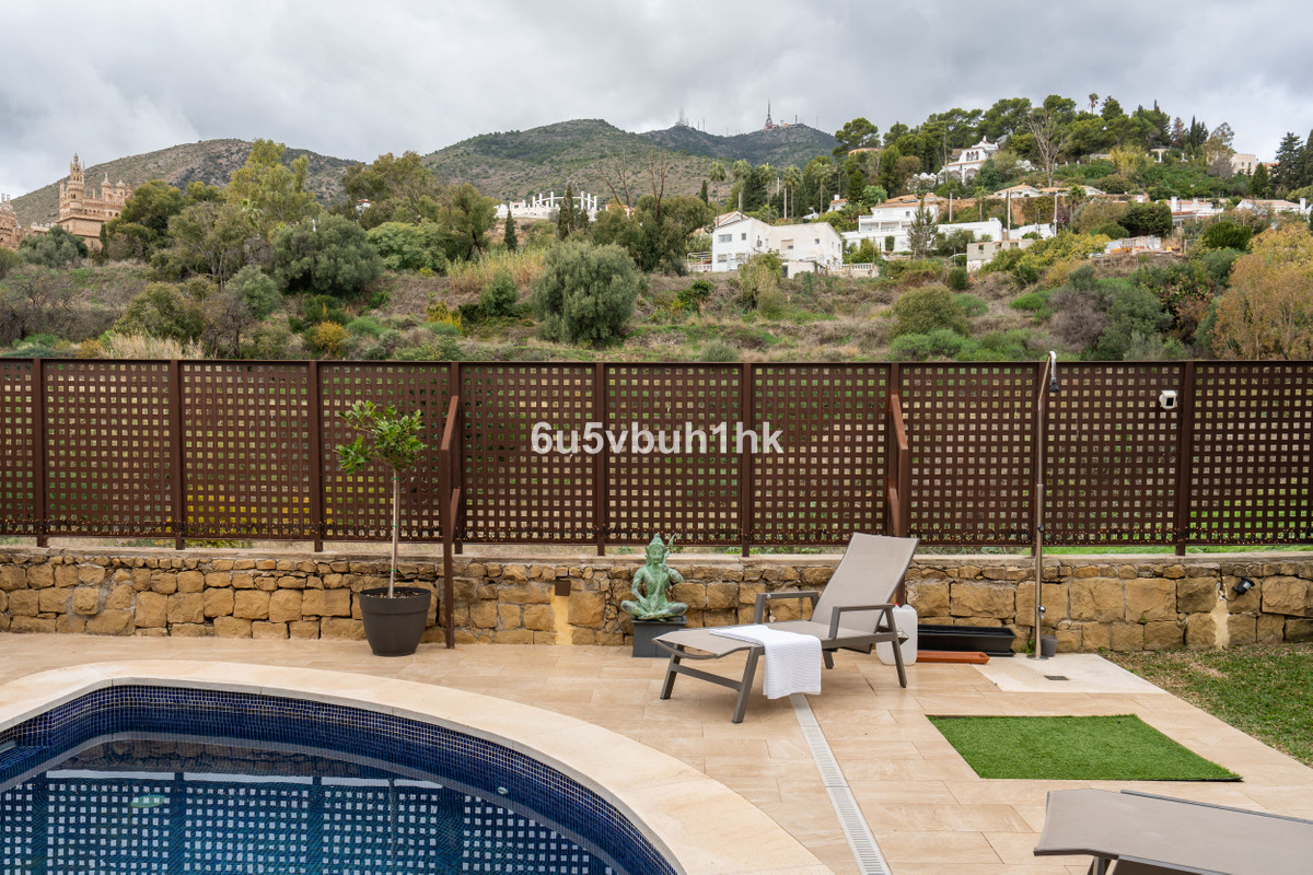 Te koop Half vrijstaand huis Costa Del Sol Benalmadena Pueblo € 890.000,-