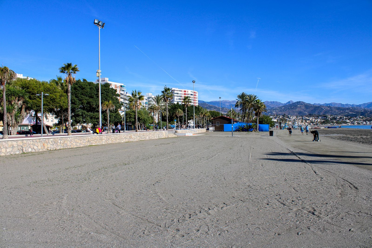 Te koop Half vrijstaand huis Costa Del Sol Torre Del Mar € 399.000,-