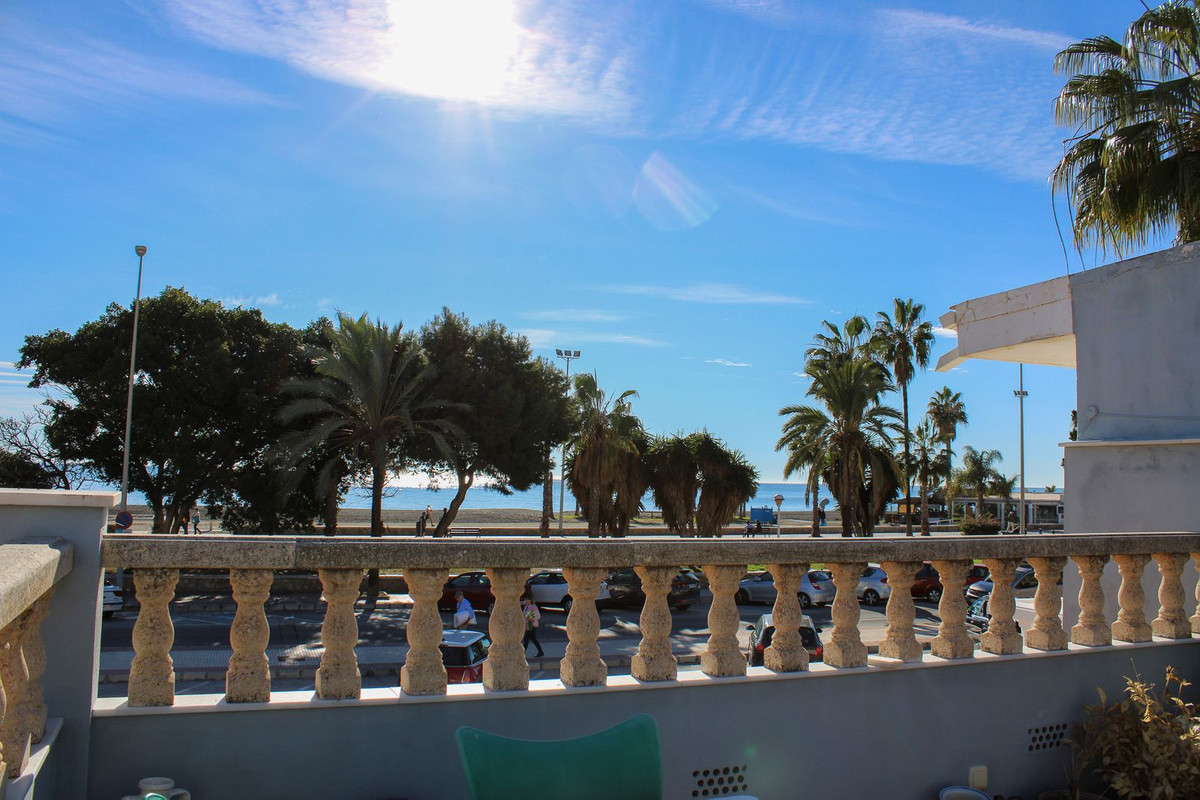 Te koop Half vrijstaand huis Costa Del Sol Torre Del Mar € 399.000,-