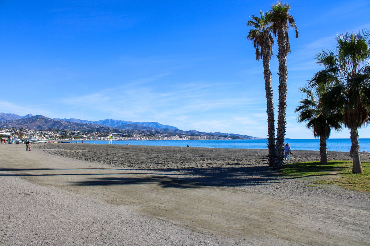 Te koop Half vrijstaand huis Costa Del Sol Torre Del Mar € 399.000,-