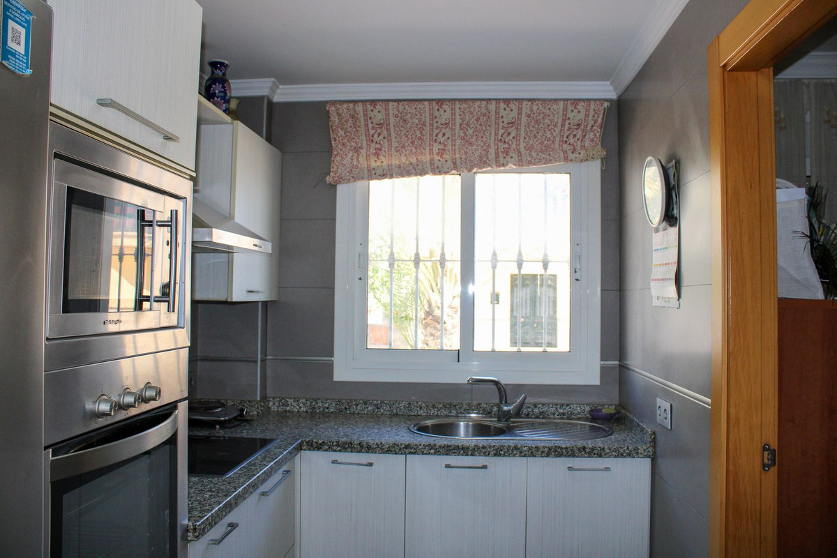 Te koop Half vrijstaand huis Costa Del Sol Torre Del Mar € 399.000,-