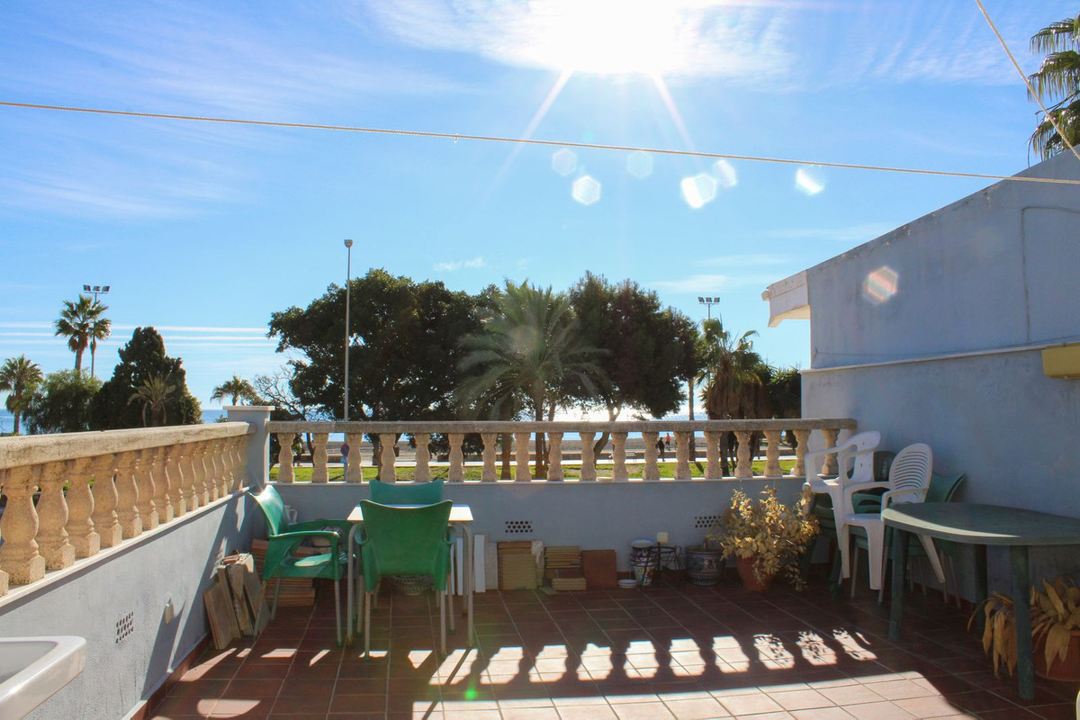 Te koop Half vrijstaand huis Costa Del Sol Torre Del Mar € 399.000,-