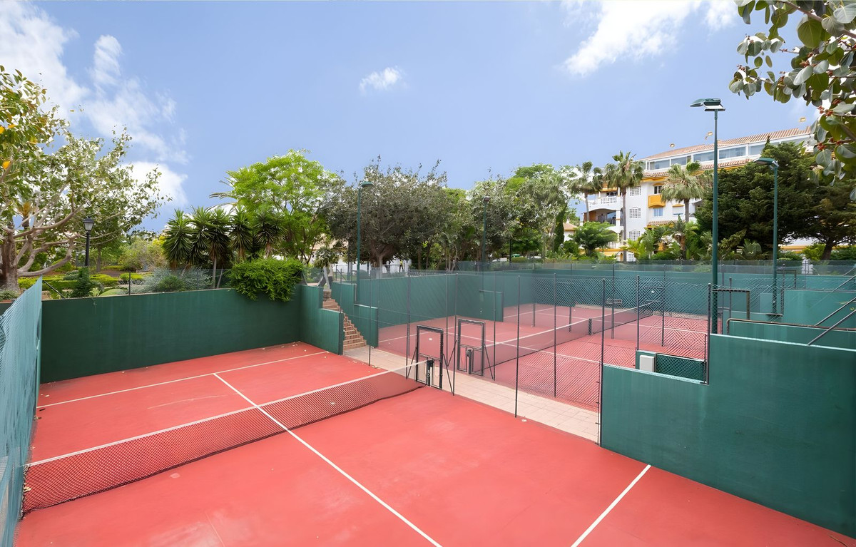 Te koop Middle Floor Apartment Costa Del Sol Puerto Banús € 410.000,-